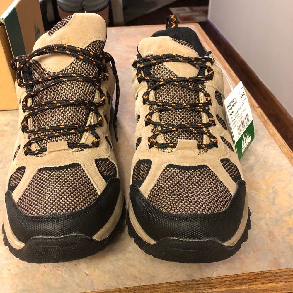 NWT-Itasca Stratford men’s hiking Boots